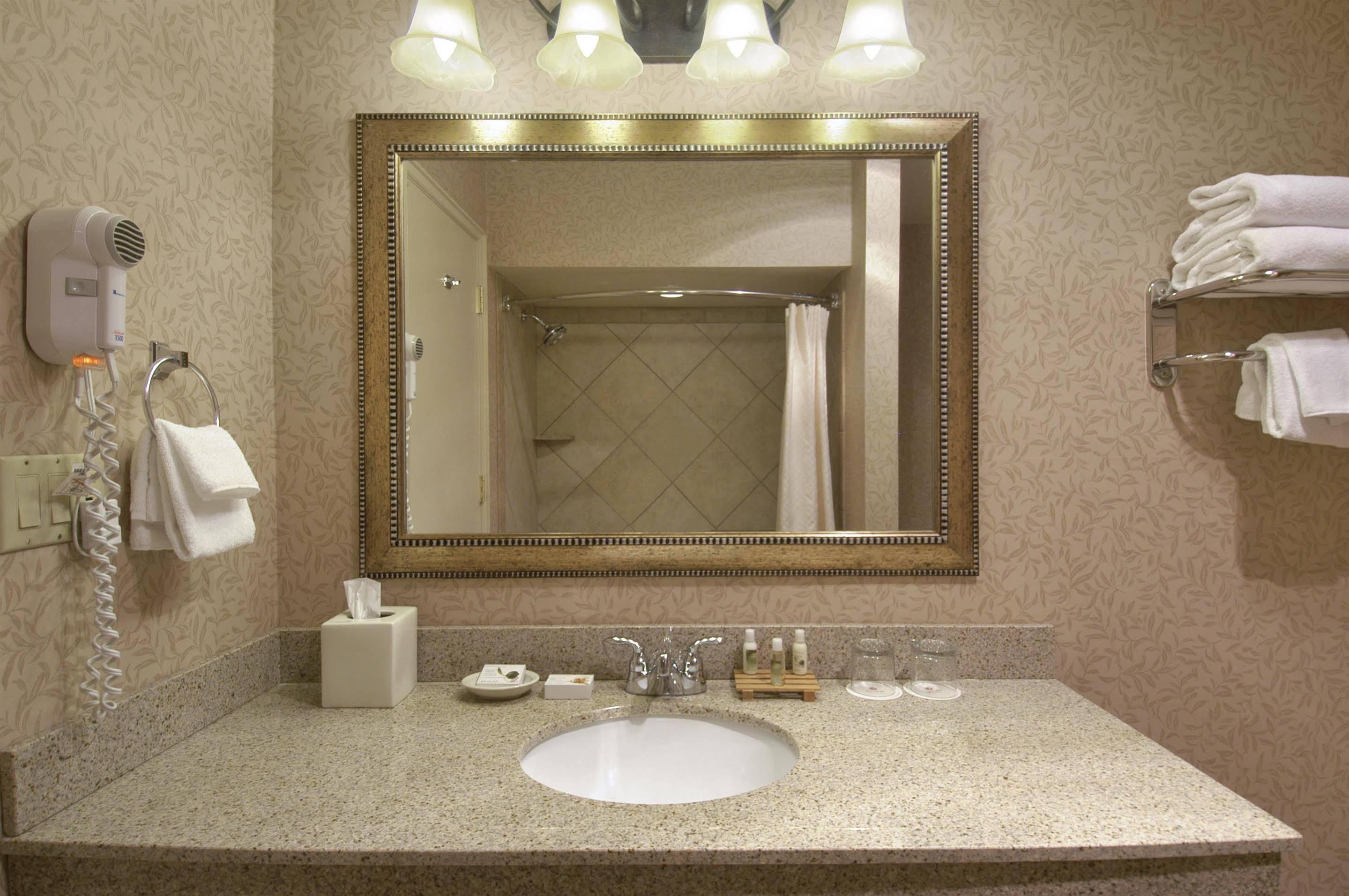 Red Lion Hotel Кус Бей Екстериор снимка